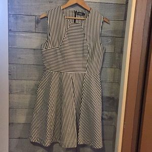 Kate Spade Sz 6 Black White Stripe Dress w/Pockets
